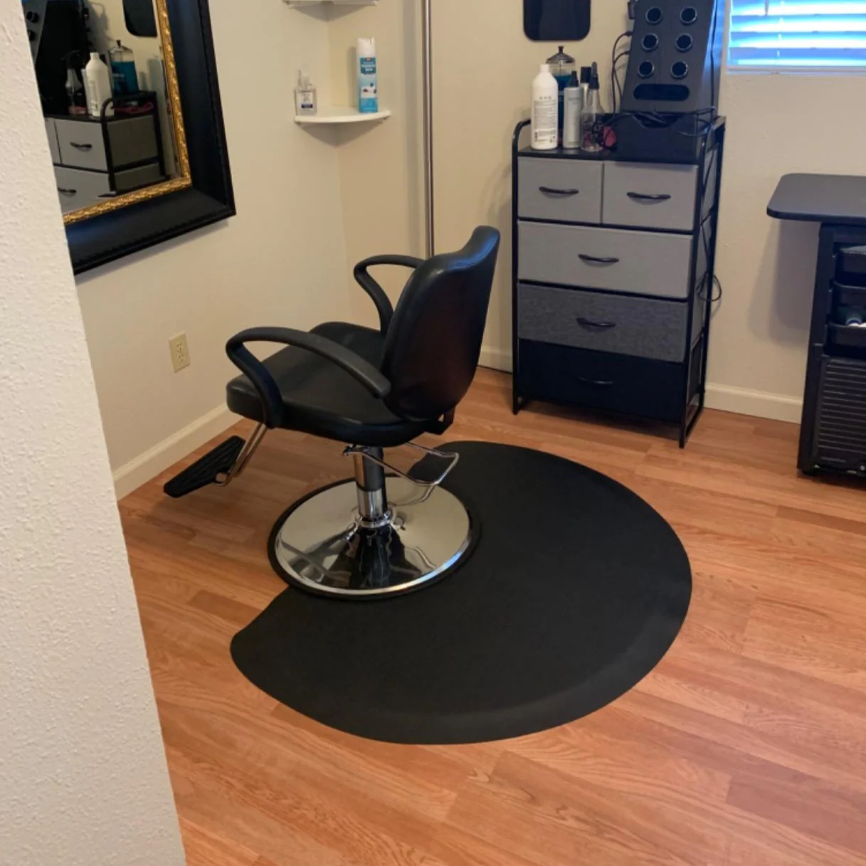 OmySalon 3' x 4' Salon Anti Fatigue Mat Circular Barber Mat for Round Base 1/2'' Thick - Image 12