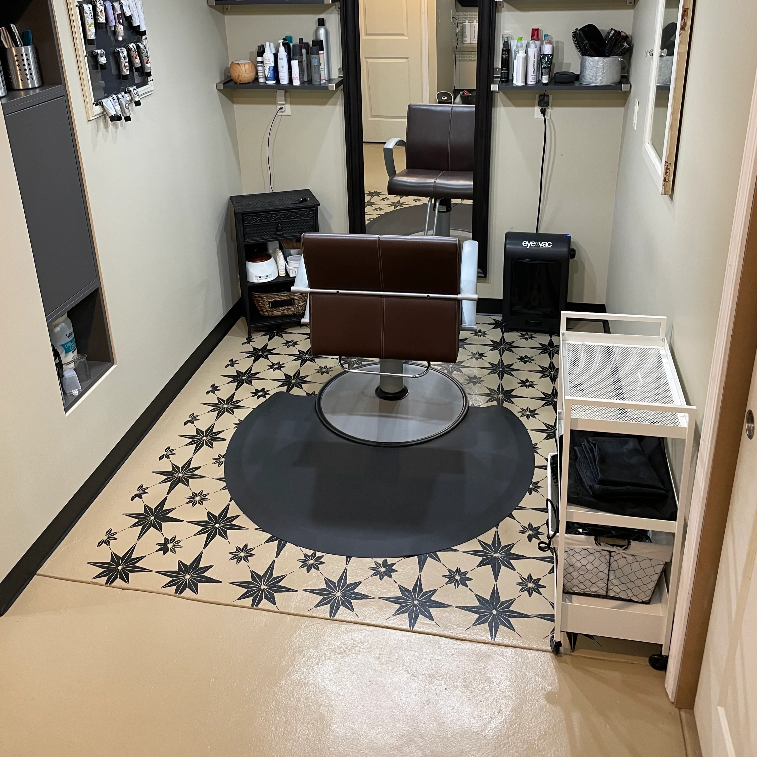 OmySalon 3' x 4' Salon Anti Fatigue Mat Circular Barber Mat for Round Base 1/2'' Thick - Image 14